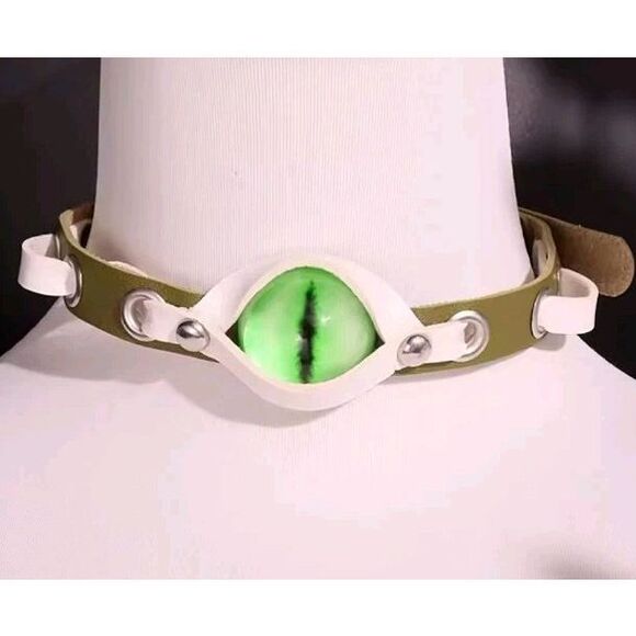New Without Tags Green Dragon Eye Eyeball Choker Necklace Vegan Leather 17.25" - Picture 1 of 2